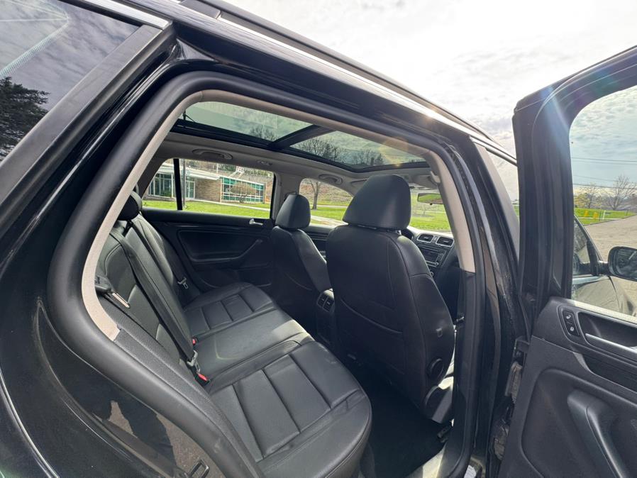 2013 Volkswagen Jetta SportWagen TDI photo