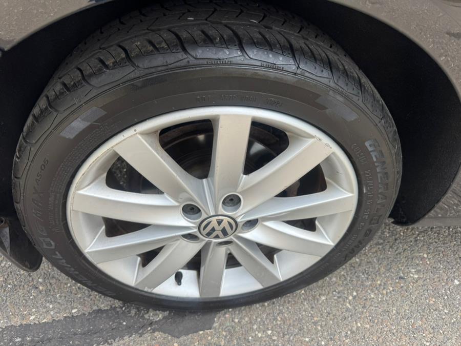 2013 Volkswagen Jetta SportWagen TDI photo