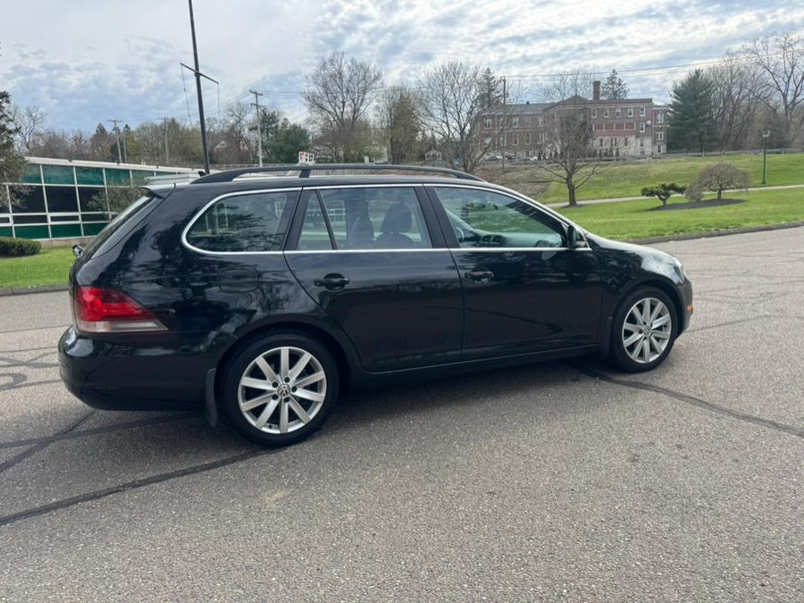 2013 Volkswagen Jetta SportWagen TDI photo