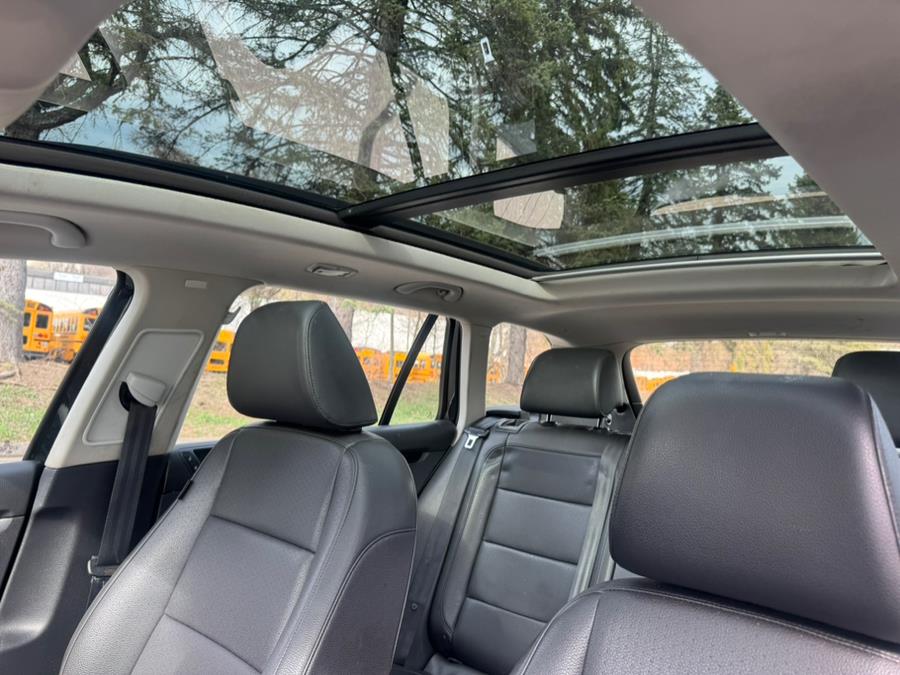 2013 Volkswagen Jetta SportWagen TDI photo