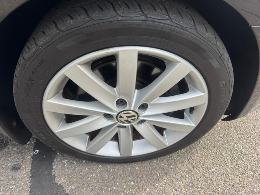 2013 Volkswagen Jetta SportWagen TDI photo