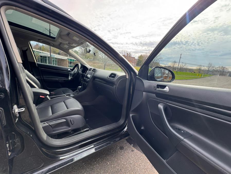 2013 Volkswagen Jetta SportWagen TDI photo