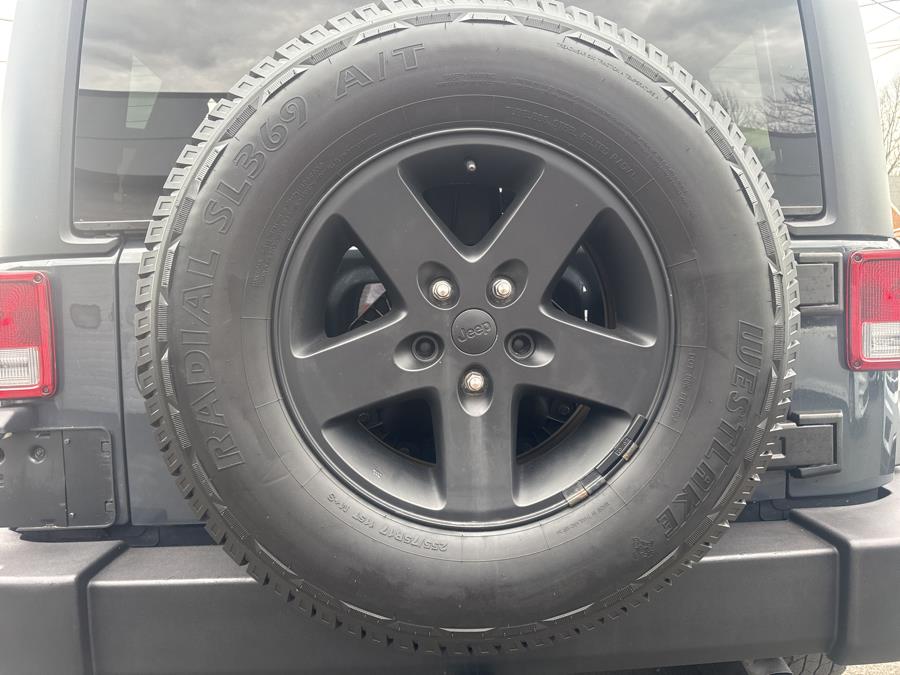 2016 Jeep Wrangler Unlimited 4WD 4dr Sport photo