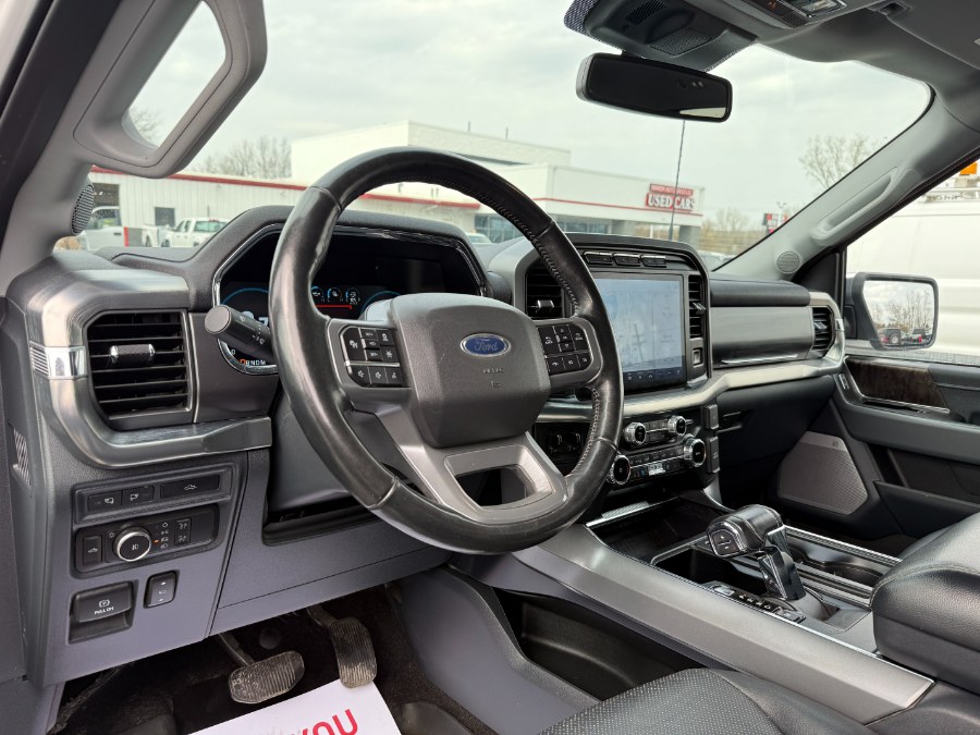 2022 Ford F-150 LARIAT 4WD SuperCrew 5.5'' Box photo