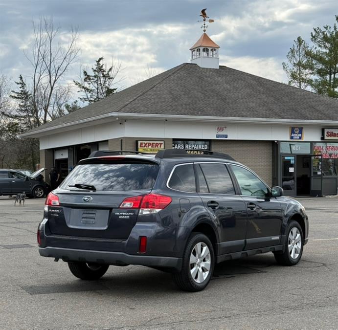 2010 Subaru Outback 2.5i Limited photo