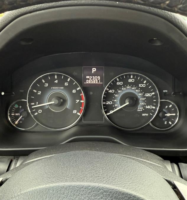 2010 Subaru Outback 2.5i Limited photo