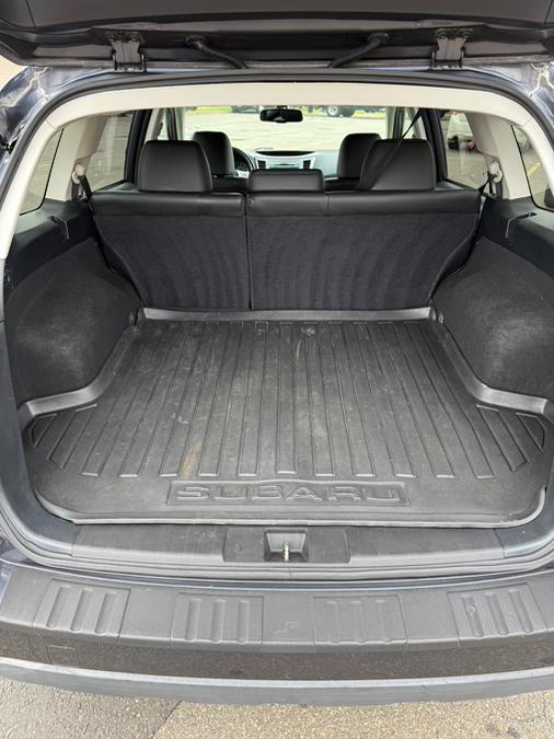 2010 Subaru Outback 2.5i Limited photo