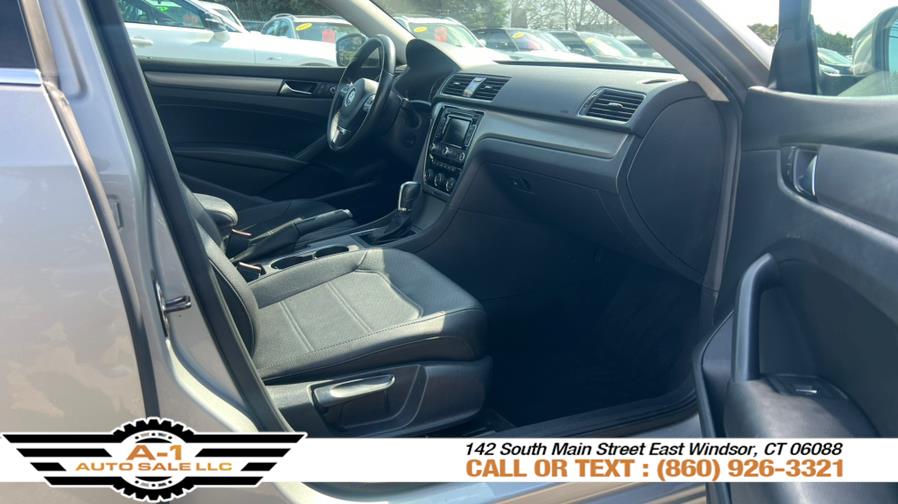 2014 Volkswagen Passat SE photo