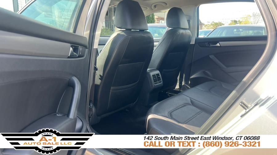 2014 Volkswagen Passat SE photo