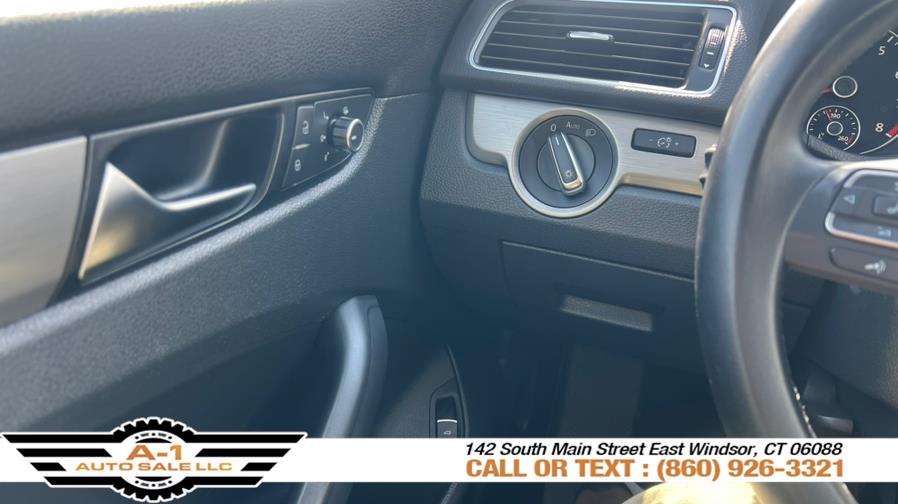 2014 Volkswagen Passat SE photo