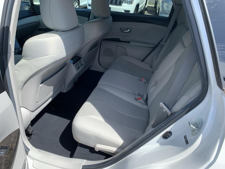 2013 Toyota Venza LE photo