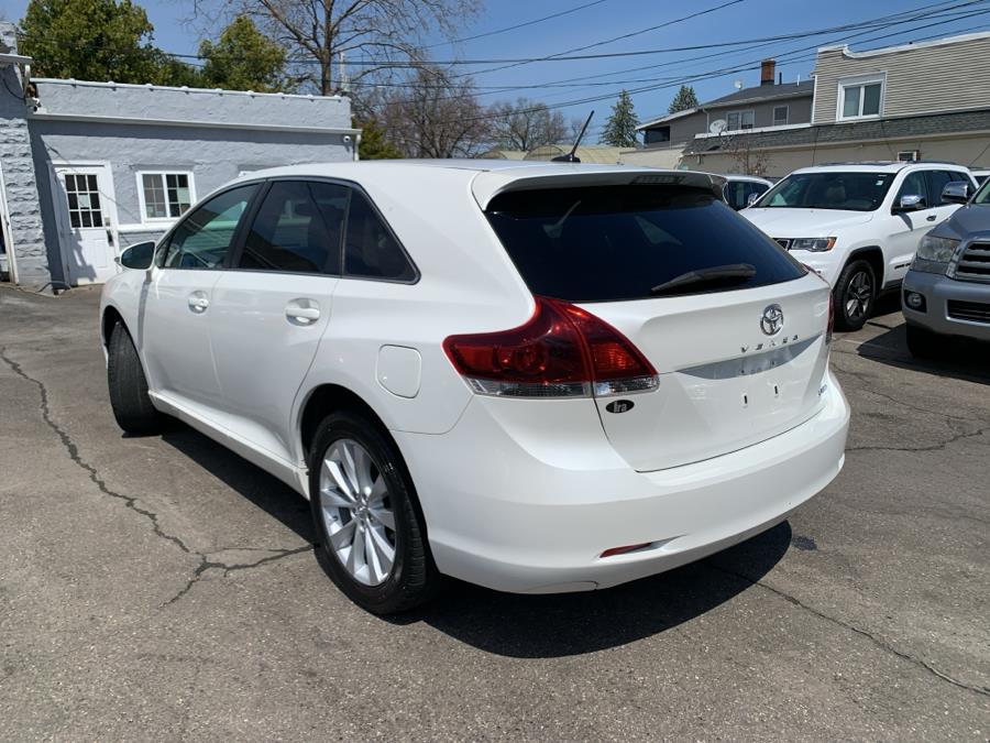 2013 Toyota Venza LE photo