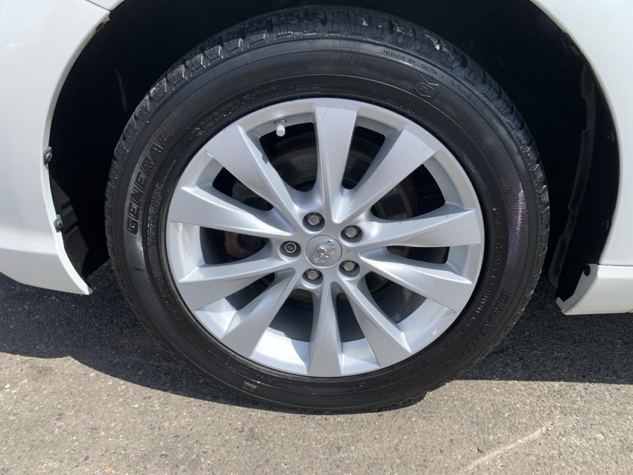 2013 Toyota Venza LE photo