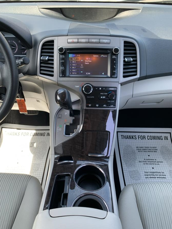 2013 Toyota Venza LE photo
