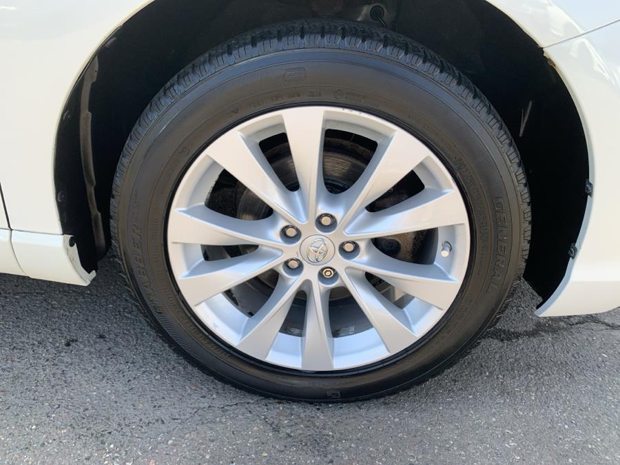 2013 Toyota Venza LE photo