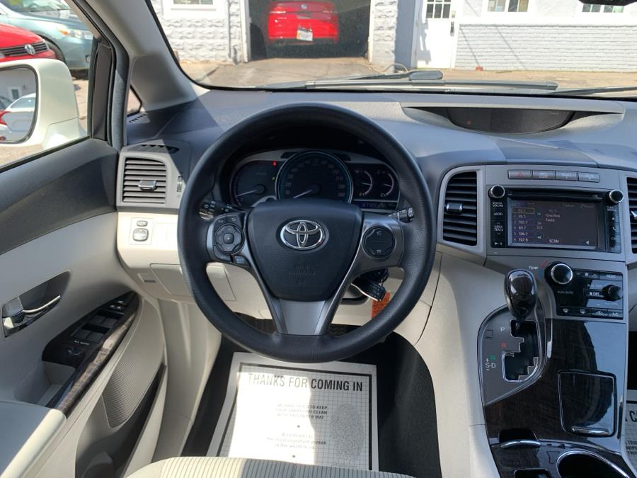 2013 Toyota Venza LE photo