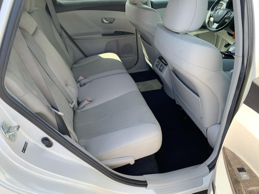 2013 Toyota Venza LE photo