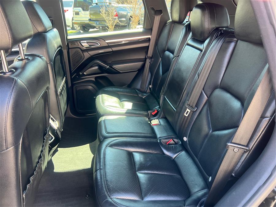 2016 Porsche Cayenne AWD 4dr photo