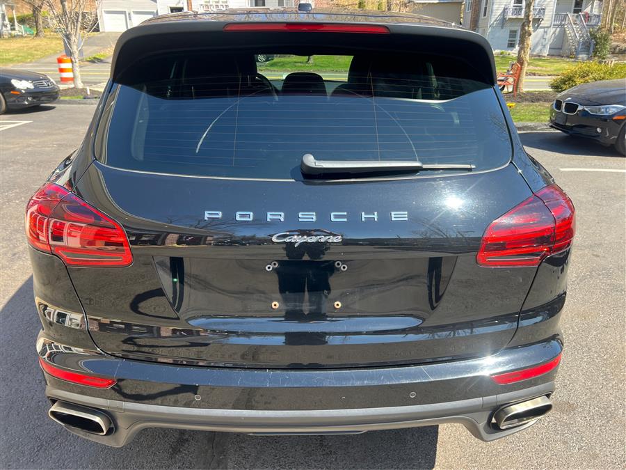 2016 Porsche Cayenne AWD 4dr photo