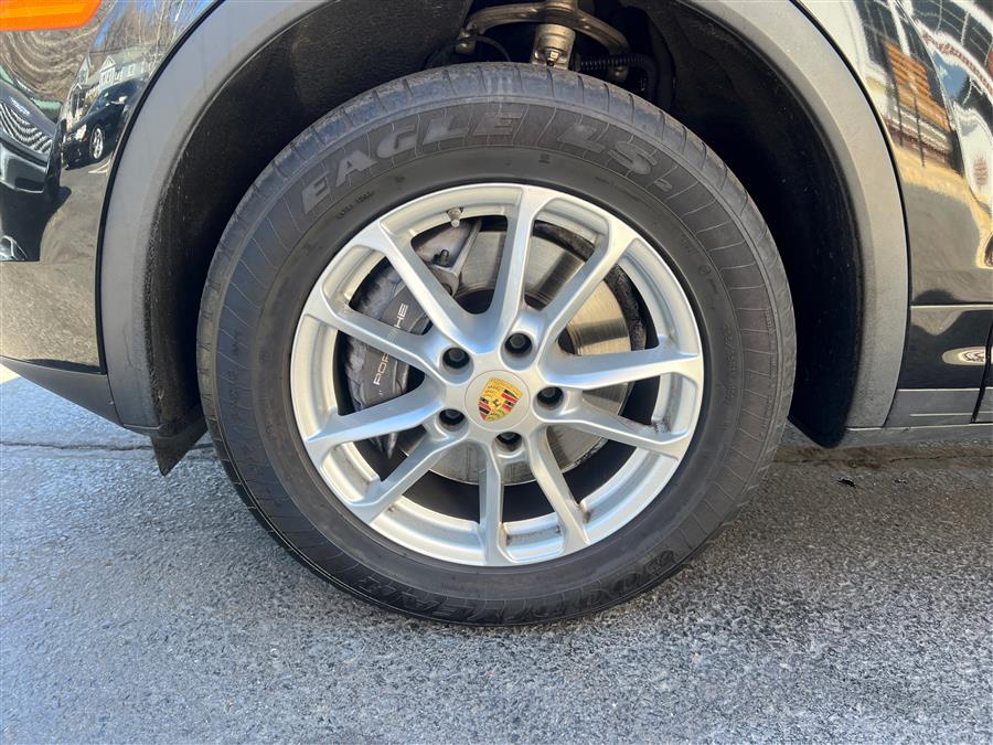 2016 Porsche Cayenne AWD 4dr photo