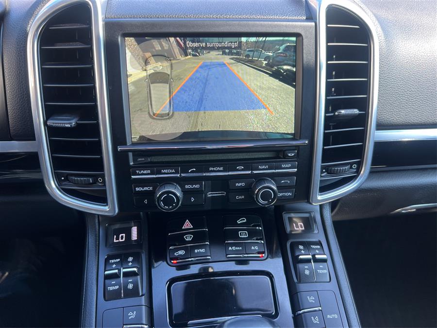 2016 Porsche Cayenne AWD 4dr photo