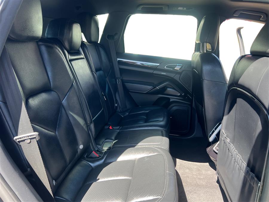 2016 Porsche Cayenne AWD 4dr photo