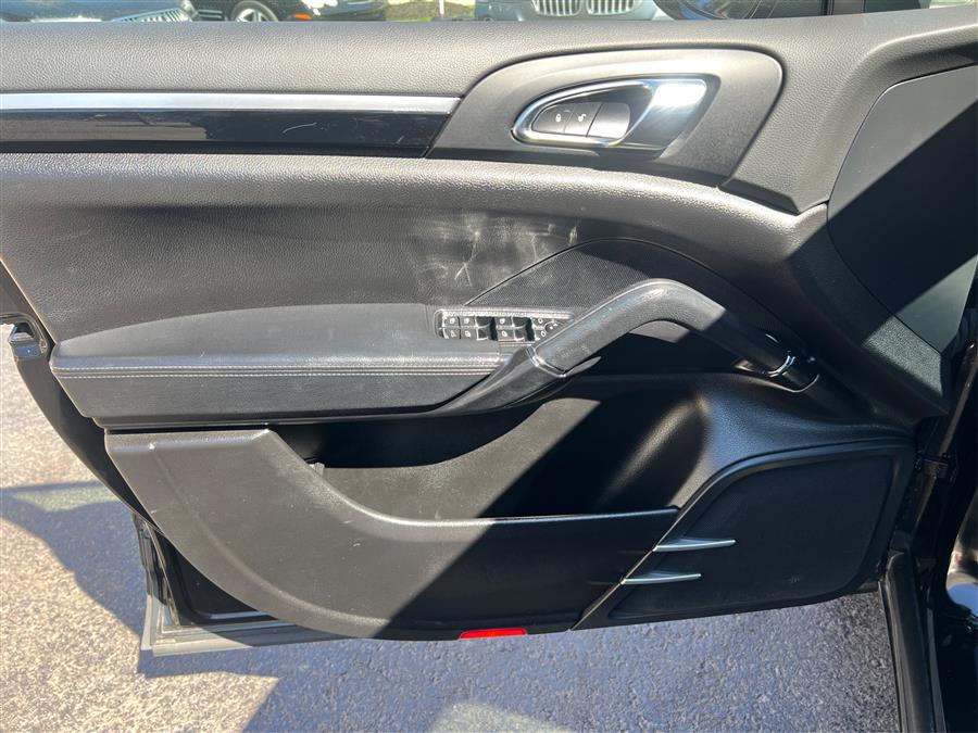 2016 Porsche Cayenne AWD 4dr photo
