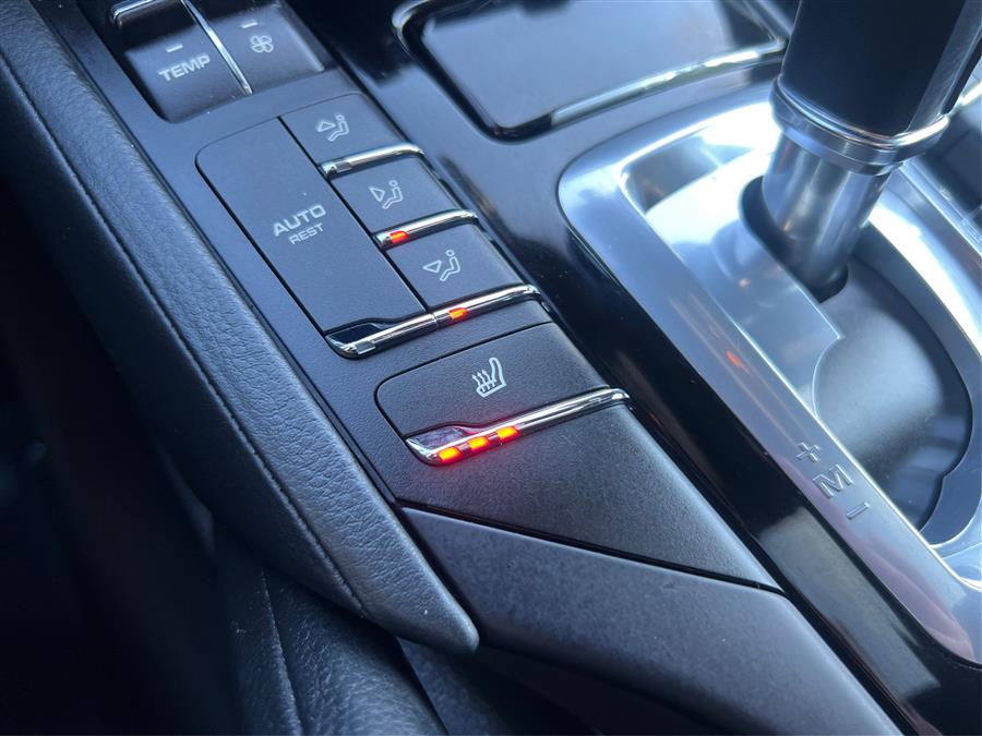 2016 Porsche Cayenne AWD 4dr photo