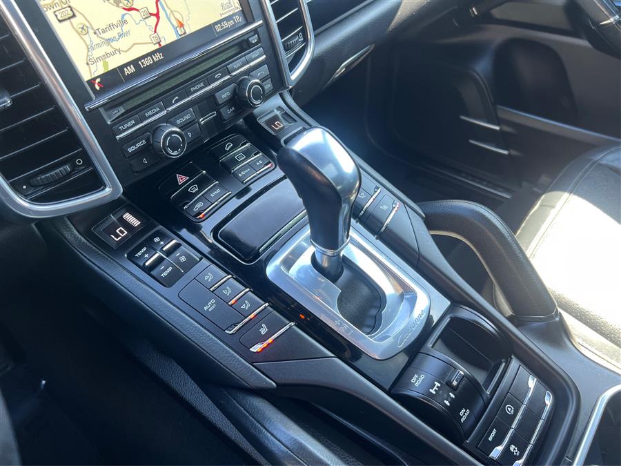2016 Porsche Cayenne AWD 4dr photo