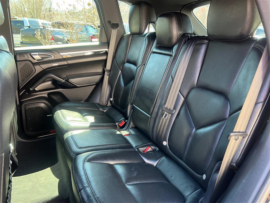 2016 Porsche Cayenne AWD 4dr photo