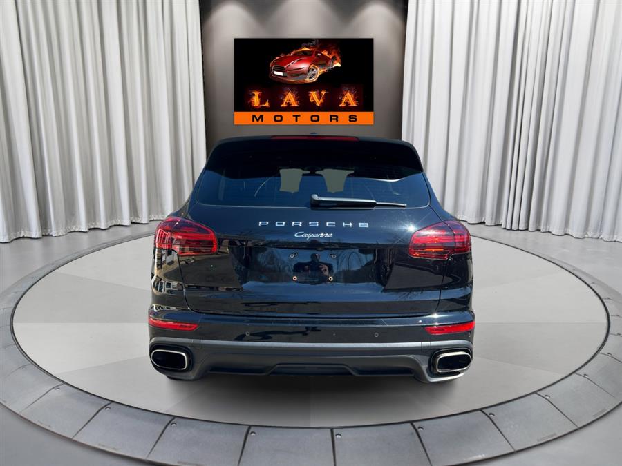 2016 Porsche Cayenne AWD 4dr photo