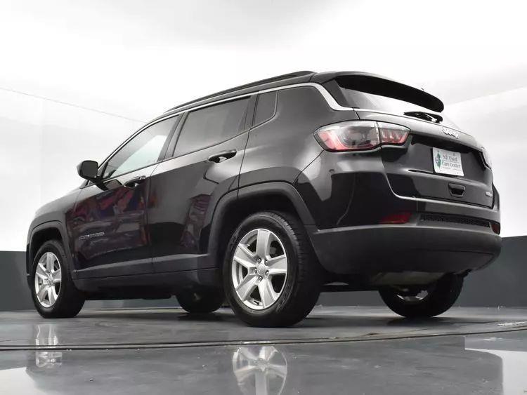 2022 Jeep Compass Latitude Sport Utility 4D photo