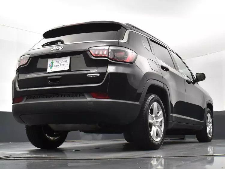 2022 Jeep Compass Latitude Sport Utility 4D photo