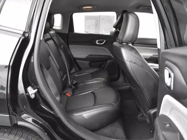 2022 Jeep Compass Latitude Sport Utility 4D photo