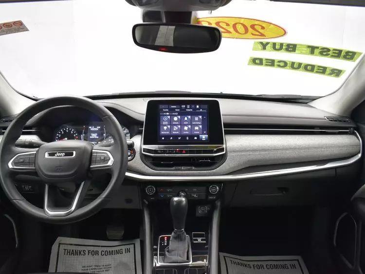 2022 Jeep Compass Latitude Sport Utility 4D photo