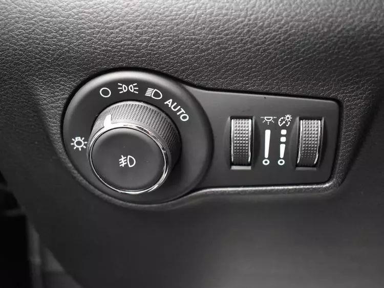2022 Jeep Compass Latitude Sport Utility 4D photo