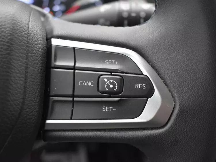 2022 Jeep Compass Latitude Sport Utility 4D photo
