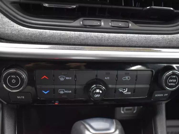 2022 Jeep Compass Latitude Sport Utility 4D photo