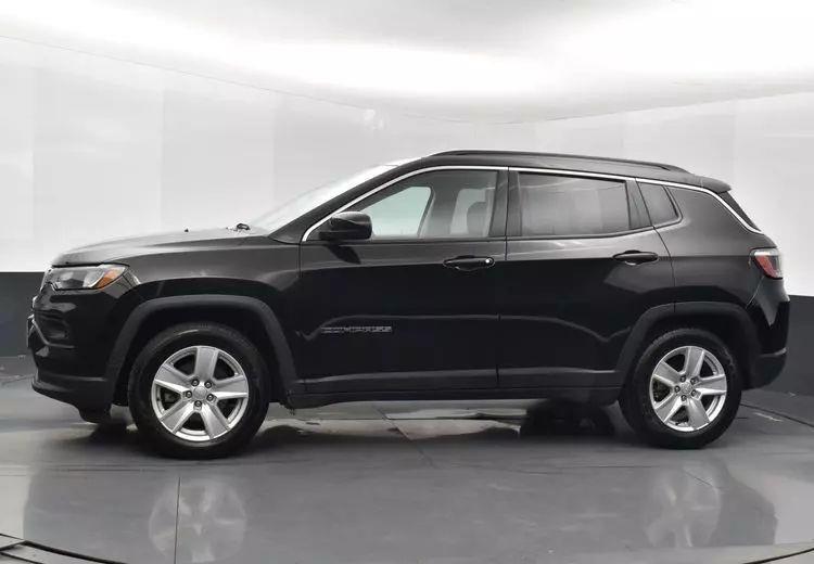 2022 Jeep Compass Latitude Sport Utility 4D photo