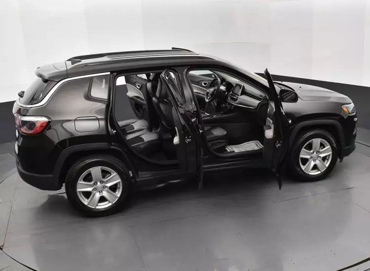 2022 Jeep Compass Latitude Sport Utility 4D photo