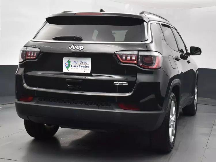 2022 Jeep Compass Latitude Sport Utility 4D photo
