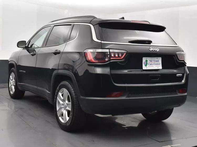 2022 Jeep Compass Latitude Sport Utility 4D photo