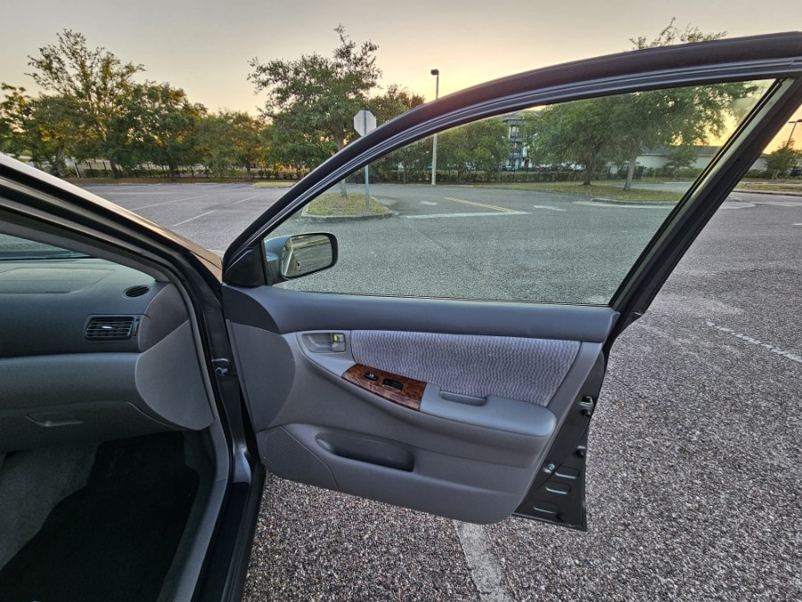 2006 Toyota Corolla CE photo