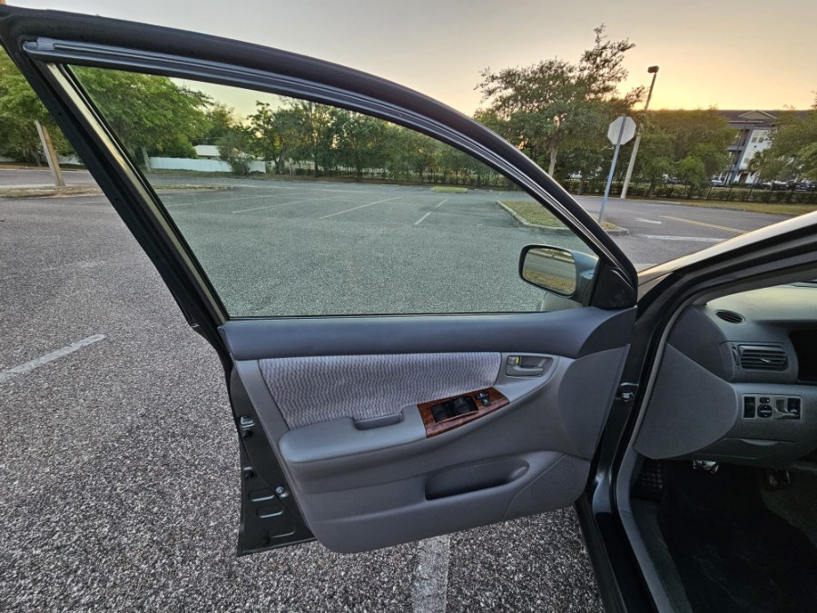 2006 Toyota Corolla CE photo