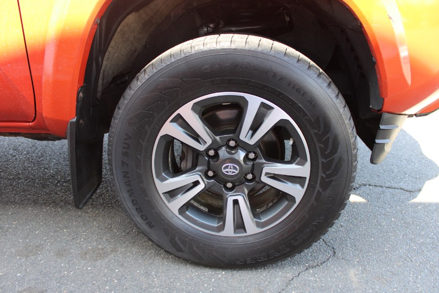 2018 Toyota Tacoma TRD Sport Double Cab 6'' Bed V photo