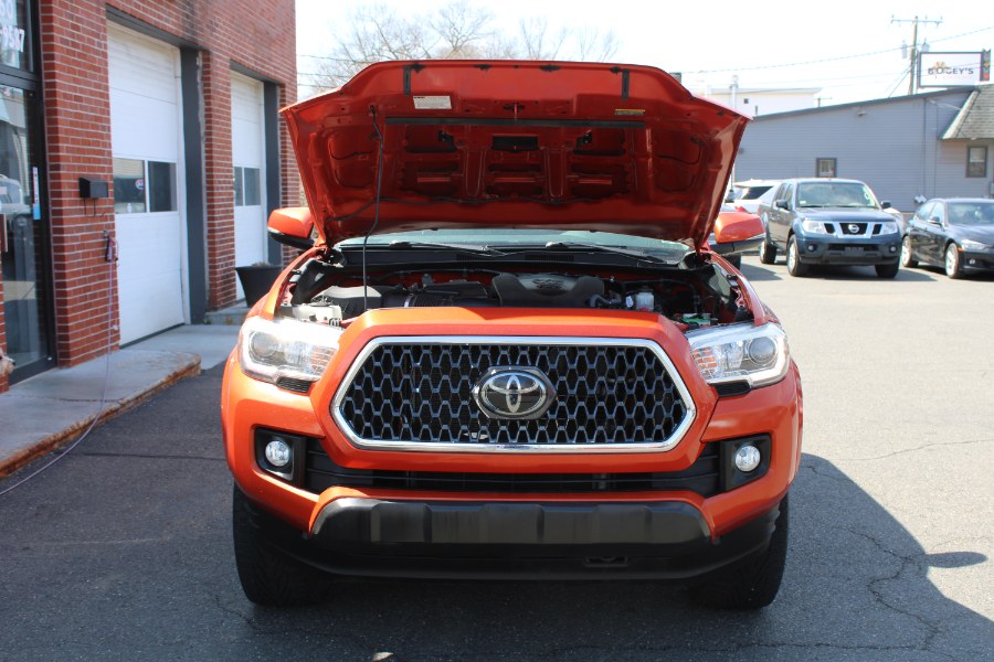 2018 Toyota Tacoma TRD Sport Double Cab 6'' Bed V photo