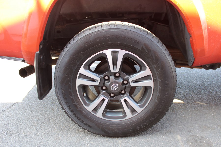 2018 Toyota Tacoma TRD Sport Double Cab 6'' Bed V photo
