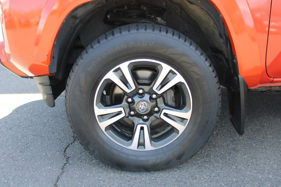 2018 Toyota Tacoma TRD Sport Double Cab 6'' Bed V photo