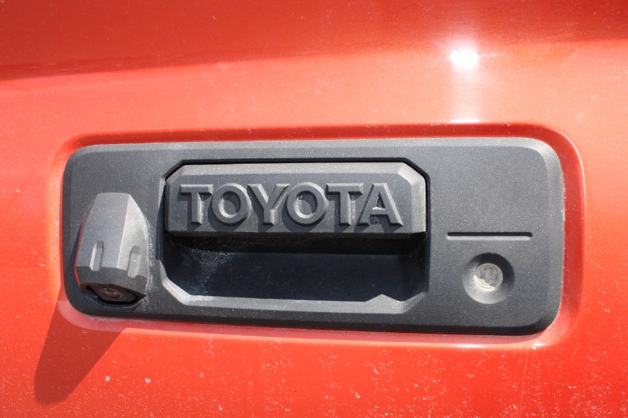 2018 Toyota Tacoma TRD Sport Double Cab 6'' Bed V photo