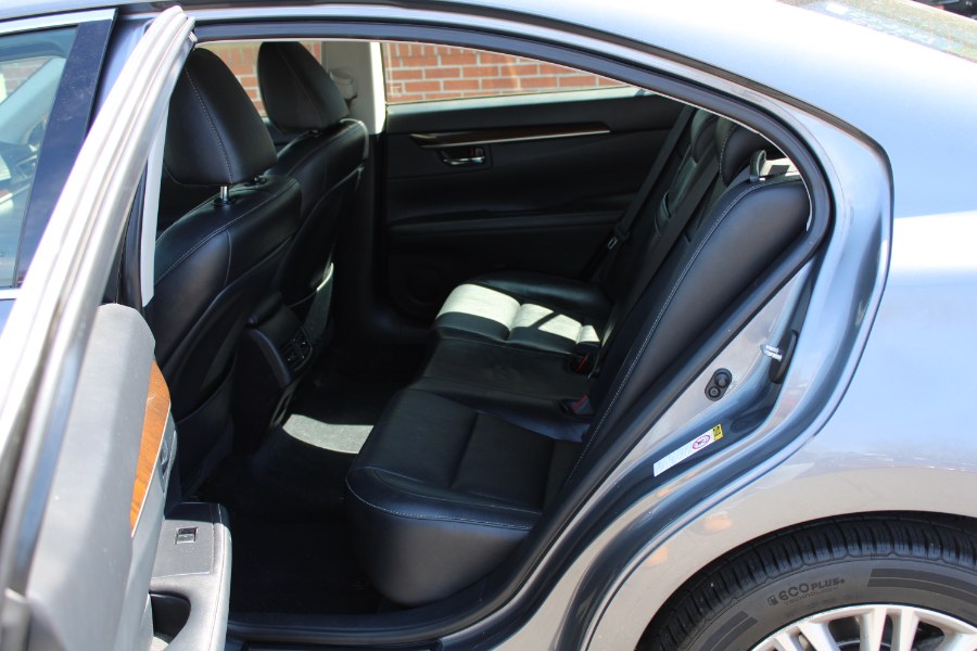 2013 Lexus ES 350 photo
